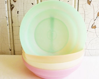 Vintage Pastel Tupperware Cereal o Ensaladeras, Juego de Cuatro - #155 Sheer Wonderlier Bowls - Regalo de Coleccionista - Retro Camper, Cocina Cottage