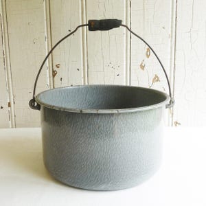 Shabby, Rustic Vintage Gray Patterned Graniteware Cooking Pot, Metal & Wood Bail Handle