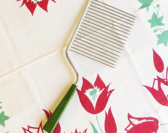 Vintage Green Bakelite Handle Angel Food Cake Cutter - Retro Serving Utensil