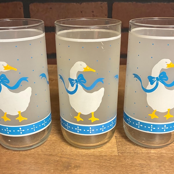 Set of 3 Libbey Goose / Duck Drinking Glasses 1980s Grannycore