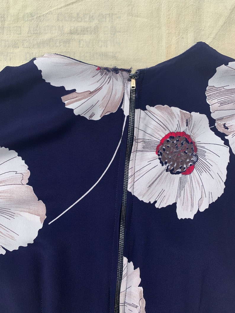 Navy Blue and White Women/'s 40/'s Fashion Vintage 1940/'s Rayon Floral Dress