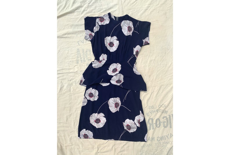 Navy Blue and White Women/'s 40/'s Fashion Vintage 1940/'s Rayon Floral Dress