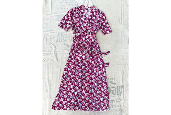 Vintage 1930's 1940's Purple Floral Feedsack Wrap