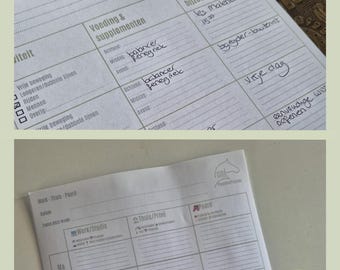 May include: Two sheets of paper with handwritten notes and printed headings. One sheet has sections for 'Voeding & Supplementen' and 'Gedrag/bijzonderheden'. The other sheet has sections for 'Work/Studio', 'Thuis/Privé', and 'Paard'. The logo 'PaardenPlanner' is visible.