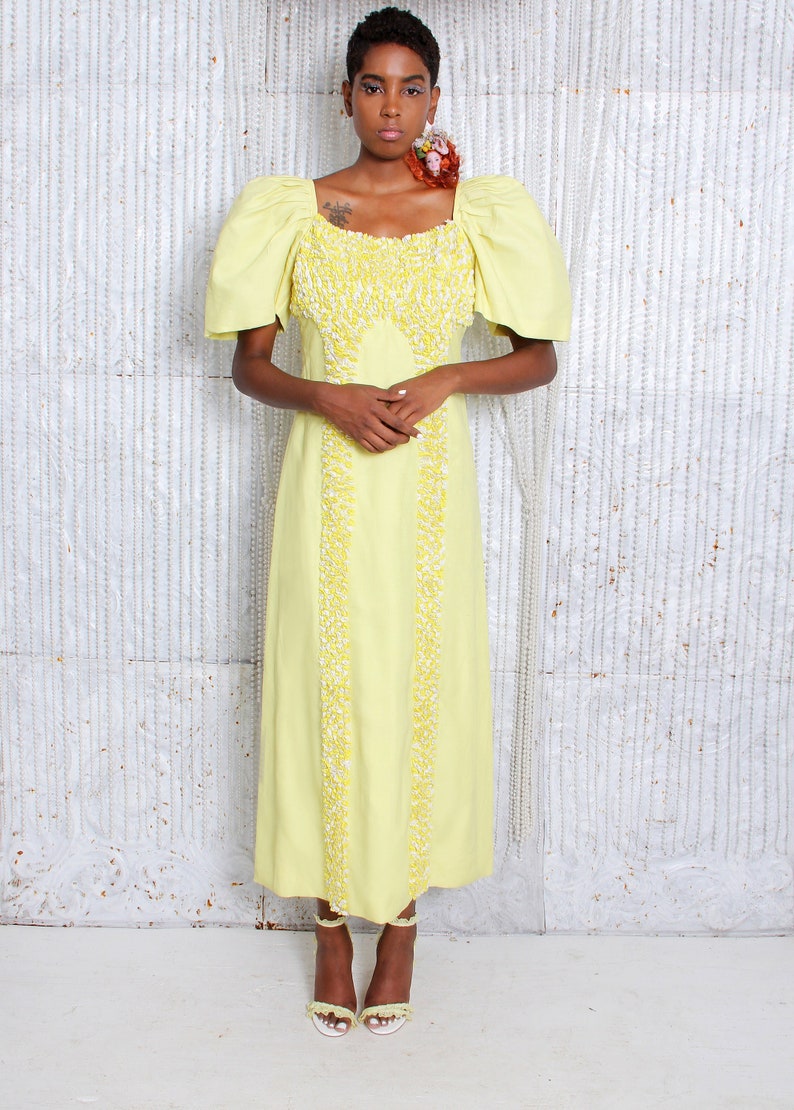 Floral Maxi Gelb Kleid Etsy Design Awards Finalist Upcycled PUFF Ärmel Philippiniana Barong Talalog Zeremonielles Kleid // Tatiana Andrade Bild 6