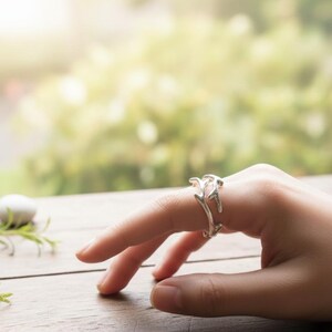 Anillo de rama de plata ajustable: delicada joyería bohemia natural de cobre