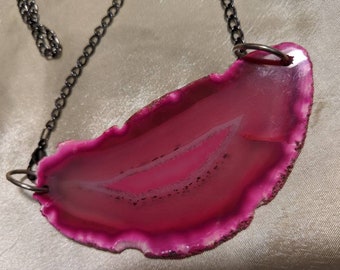 hot pink /fuschia / cerise  agate slice bead necklace on 19 inch black chain