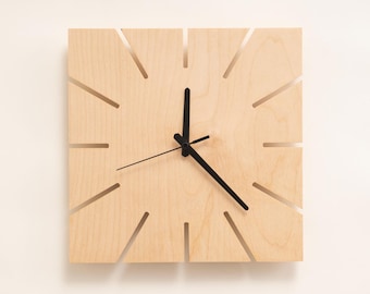 Orologio da parete in compensato di betulla di design - Orologio quadrato moderno silenzioso 30 x 30 cm, arredamento scandinavo fatto a mano