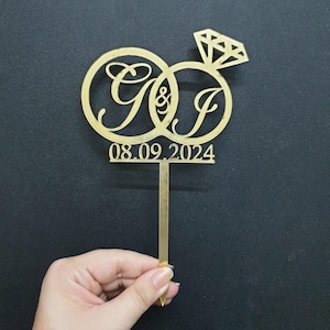 Personalized Wedding Cake Topper: Acrylic Mr & Mrs with Ring Detail