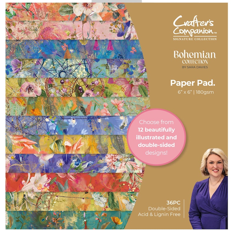 K&ouml;nnte beinhalten: Ein Papierblock mit 36 doppelseitigen Bl&auml;ttern mit 12 verschiedenen Designs. Die Designs sind farbenfroh und zeigen Blumenmuster, Traumf&auml;nger und andere Boho-Elemente. Der Papierblock ist 15,24 cm x 15,24 cm gro&szlig; und s&auml;ure- und ligninfrei. Crafter's Companion Signature Collection Bohemian Collection by Sara Davies Paper Pad.