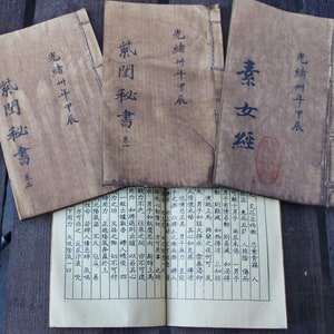 Opuscolo di libri cinesi Pagine asiatiche per collage e tecniche miste
