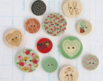 12 boutons en bois Prima Anna Ligne Marie 5/8 à 1,25 po.