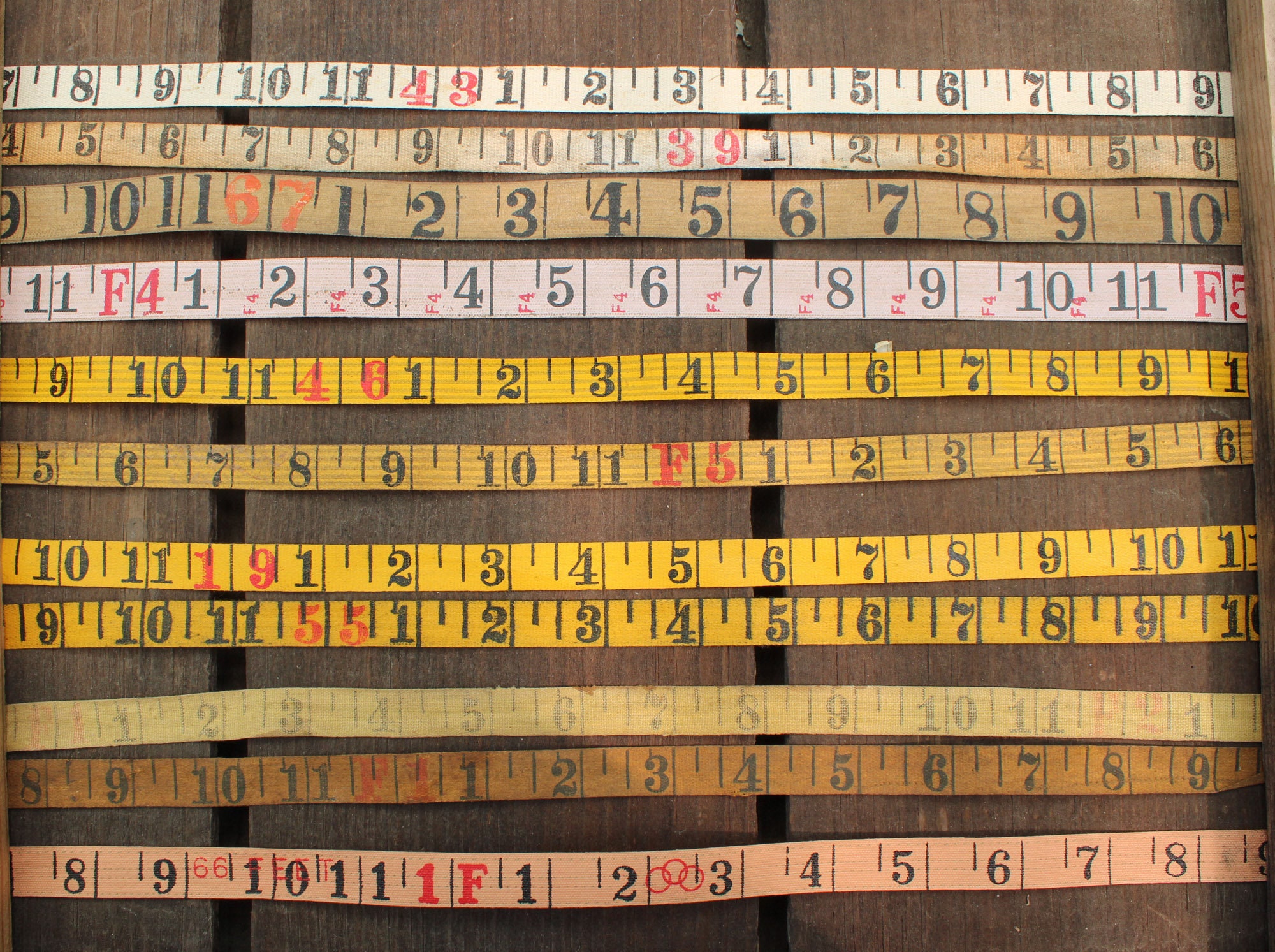 Cloth Tape Measurer 1 Yard in Yellow, or White Cloth Fabric