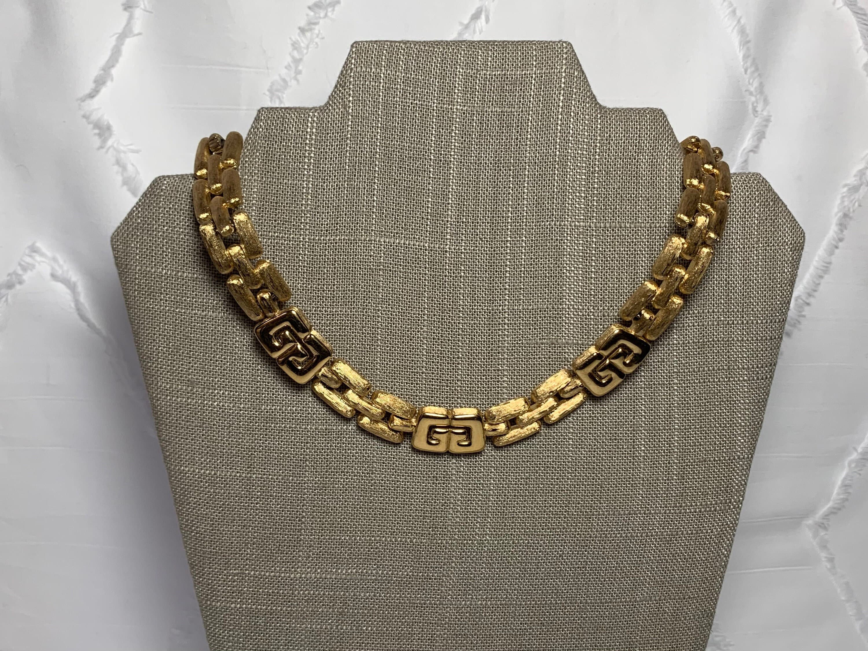 GIVENCHY Vintage 1980s Iconic Gold Logo GG & Textured Link Choker 