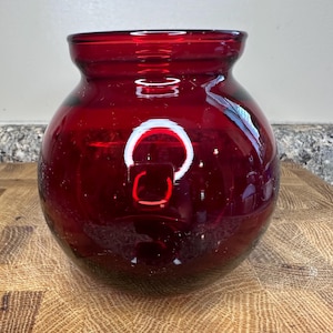 Antique Anchor Hocking Glass Royal Ruby small/bud Vase