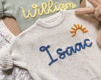 Suéter con nombre de bebé bordado personalizado, suéter personalizado para bebé, suéter con nombre bordado a mano, regalos para baby shower, regalos de Navidad, regalos para recién nacidos