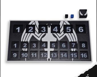 May include: A black game board with white numbering from 1 to 16. The board features a white graphic design in the center. Three small dice are included: black, blue, and a black die with a white graphic. The logo "KEEP DESIGN" is in the bottom right corner.