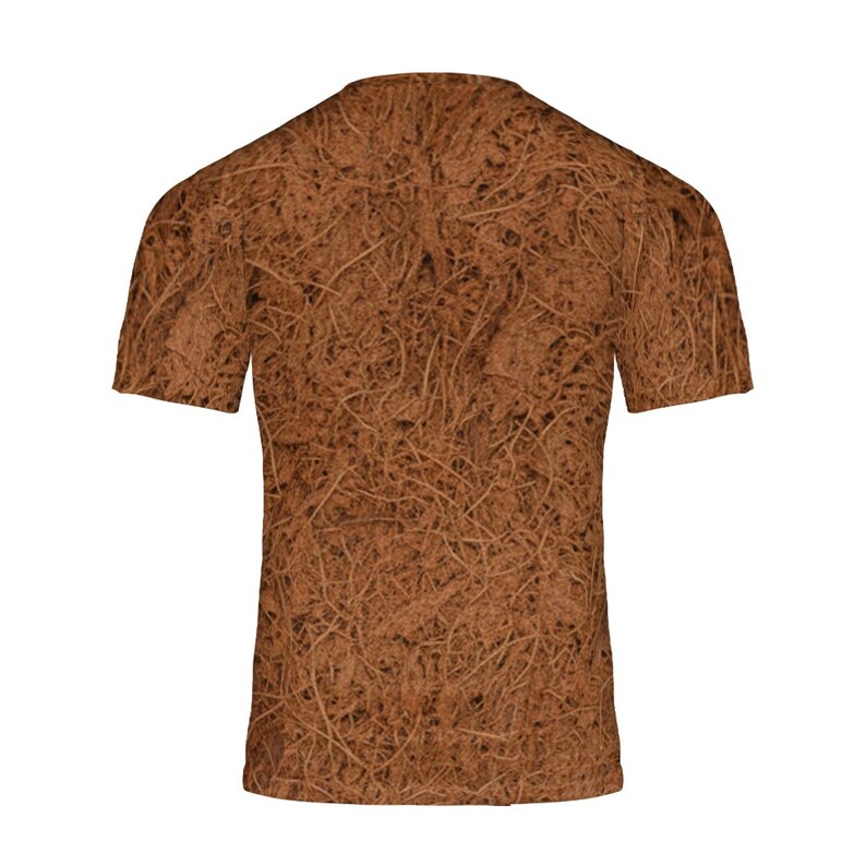 Puede incluir: Una camiseta de manga corta con un patr&oacute;n marr&oacute;n texturizado que se asemeja a ra&iacute;ces o fibras entrelazadas. El dise&ntilde;o cubre la parte delantera y trasera, creando una est&eacute;tica &uacute;nica y terrosa. La camiseta est&aacute; hecha de un material suave.