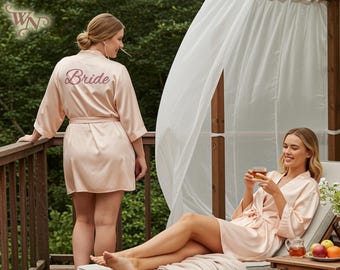 Gepersonaliseerde borduurgewaden Aangepaste geborduurde gewaden Satijnen badjas Kimono-gewaden Bruidsgewaden Aangepaste gewaad Huwelijksgewaden Huwelijkscadeau