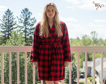 Custom Flannel Robe | Personalized Bridesmaid Robe | Cozy Bridal Robe |  Winter Bathrobe | Gifts for Bride & Bridesmaids | Flannel Robe Gift