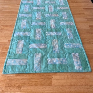 Green table runner