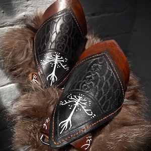 Boromir/Aragorn's Leather Bracers