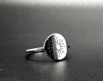 Starburst Ring -  Celestial Ring - Star Jewelry - Star Ring - y2k Jewelry - Silver Rings - Minimalist Jewelry - Dainty Ring - Sun Tarot Ring