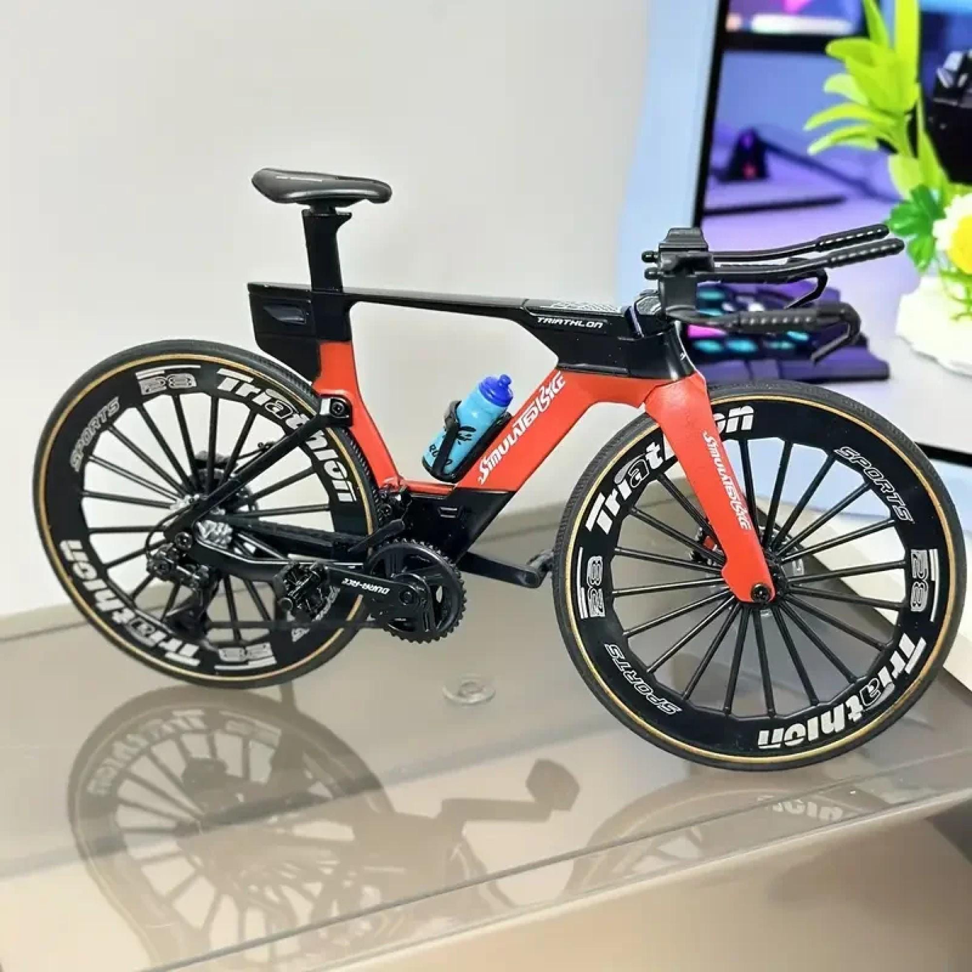 1:8スケールのロードバイクモデルとウォーターボトル – ダイキャスト