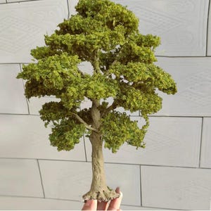 Miniature Autumn Tree: HO/OO Scale Model Train Scenery (10-15cm)