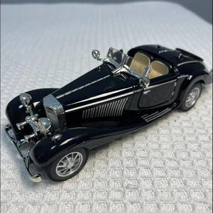 1:28 Alloy Diecast Vintage Car Toy – Pull Back Classic Model Car for Boys | Retro Simulation Vehicle Collectible Gift craft supply