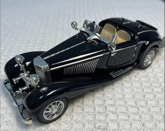 1:28 Alloy Diecast Vintage Car Toy – Pull Back Classic Model Car for Boys | Retro Simulation Vehicle Collectible Gift craft supply