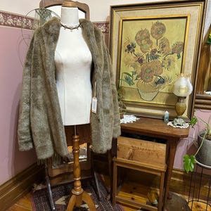 Vintage Faux Fur Coat – Taupe Brown Plush with Satin Lining (M–XL)