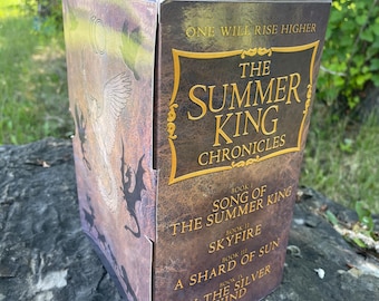 Cuarteto de Crónicas del Rey del Verano ~ Colección de tapa dura firmada