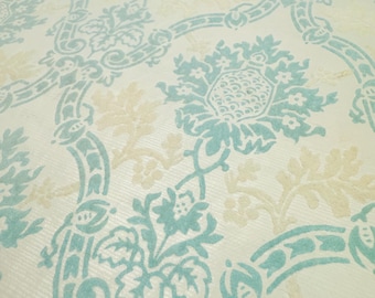 United-DeSoto “Famous Flocks” vintage wallpaper sample - “Isadora”