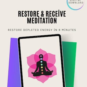 Może przedstawiać: Reklama do pobrania cyfrowego dla medytacji. Obraz przedstawia tablet wyświetlający różowy kwiat lotosu z medytującą postacią i symbolami czakr. Tekst brzmi "Restore & Receive Meditation" i "Restore depleted energy in 8 minutes."