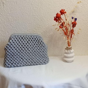 Pochette en crochet argentée faite main - Sac à main de soirée métallique - Sac à main de fête de mariage - Cadeau élégant pour femme
