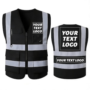 Puede incluir: Chaleco de seguridad negro con rayas plateadas reflectantes y el texto "YOUR TEXT LOGO" en blanco. Cuenta con cierre de cremallera, m&uacute;ltiples bolsillos y un anillo en D. Dise&ntilde;ado para alta visibilidad.