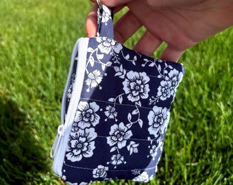 white floral quilted wallet/coin purse/keychain card holder/jewelry holder