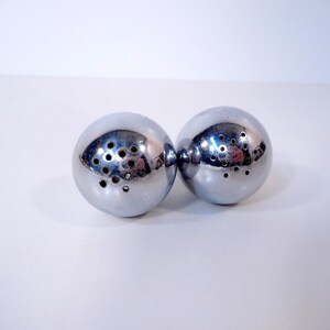 Mid Century Salt and Pepper Shakers image 2