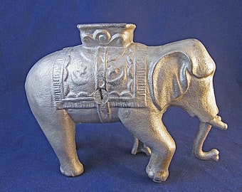 Large Antique Cast Iron Elephant Bank, 1910, AC Williams, Décor, 2.5 Pounds