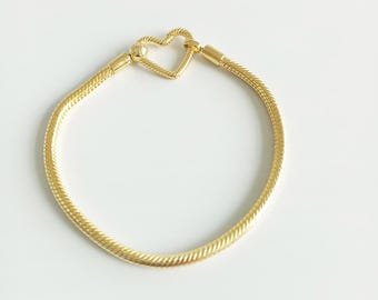bracelet gift bag  pandora moments heart closure snake chain