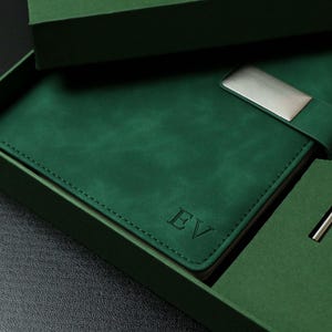 Anpassat graverat läderjournalset med penna, personlig anteckningsbok, examenspresent