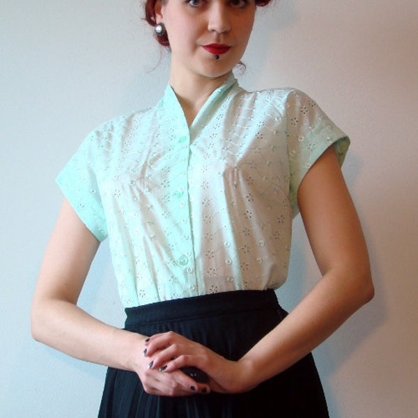 RESERVED for Ditte SALE Mint green 50s style kimono shirt, broderie anglaise, size US 14 - 40% sale