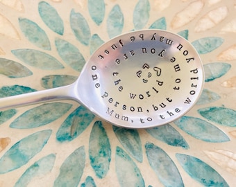 Vintage stamped spoon - Mum, to the world..., hand stamped, ready to ship, letterbox gift, Mothers Day, mum birthday, gift under 15, unique