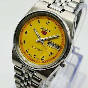 Vintage 1980&#39;s Seiko 5 Automatic Day-Date Japanese Men&#39;s Wrist Watch Yellow Arabic Dial-Ref 7009, Handmade,Gift for Him