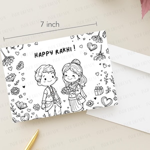 Puede incluir: Una tarjeta de felicitación Rakhi en blanco y negro, de 18 cm de ancho, presenta una ilustración de dibujos animados de un niño y una niña con el texto "HAPPY RAKHI!". La tarjeta está decorada con corazones, flores y cajas de regalo. Se incluye un sobre.