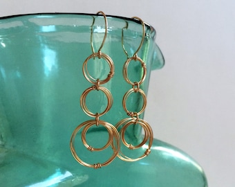 Boucles d’oreilles Gold Open Circle Drop 14kt Gold Fill Hoop Dangles Bagues en or Boucles d’oreilles Fil enroulé Bijoux Gold Wire Boucles d’oreilles enveloppées