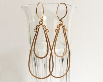 Boucles d’oreilles en or Double Teardrop Long Hammered Double Teardrop Hoops Boucle d’oreilles 14k Gold Hoop Dangles Gold Statement Wire Bijoux