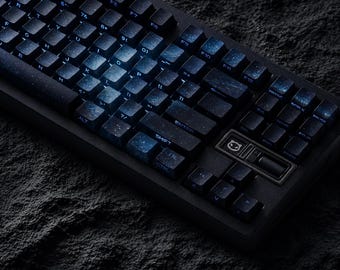 Conjunto de teclas Galaxy Azul e Roxo PBT 135 Teclas Perfil Cherry Translúcidas RGB Shine Through Teclado Mecânico MX Configuração Personalizada para Jogos