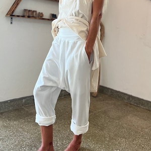 Boho Baumwolle Capri Haremshose Weiße Unisex Hose mit tiefem Schritt